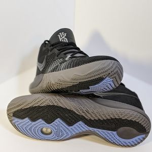 Nike Kyrie Flytrap - Black and Grey - Size 8.5 Men